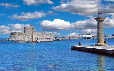 Μεσαιωνική πόλη της Ρόδου και παλαιό λιμάνι